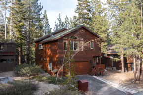 Red Fox by AvantStay Tahoe Home in the Woods w BBQ & Outdoor Dining